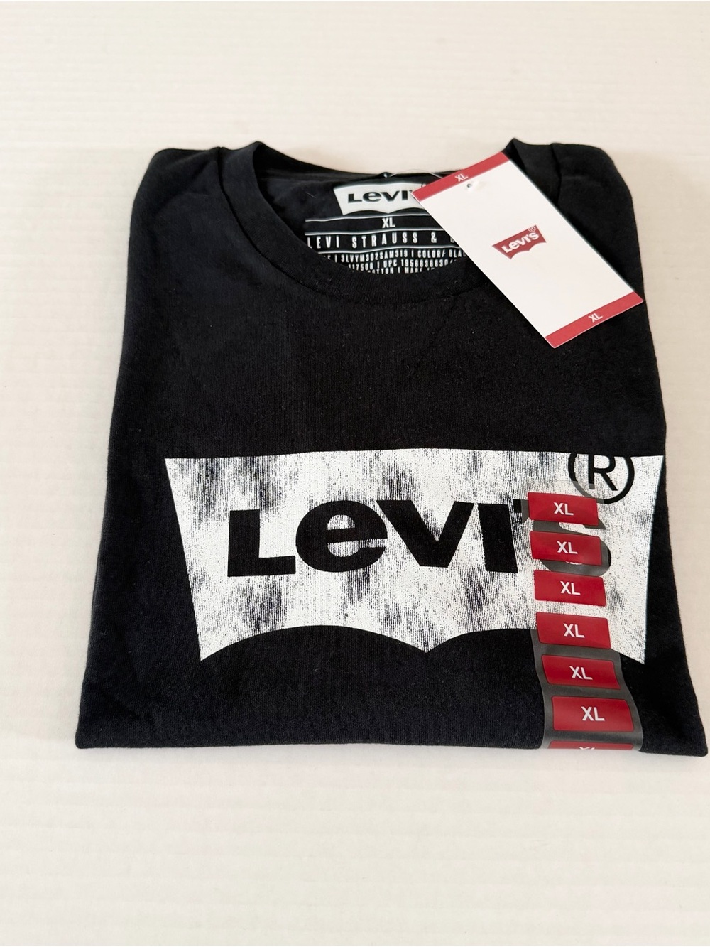 Levi's Men's Black Crewneck t shirt with White Logo